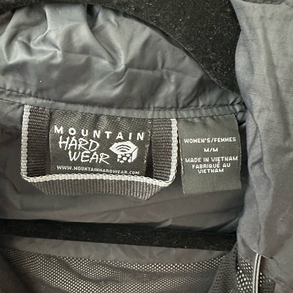 Mountain hardware rain jacket - Picture 2 of 3
